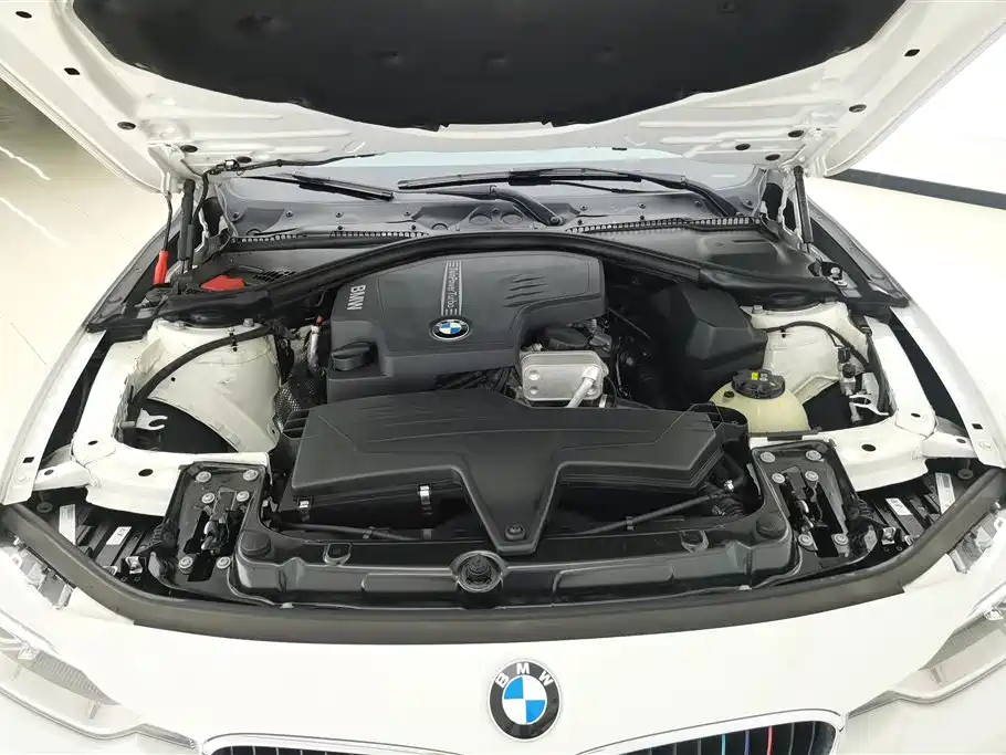 BMW 3 Series 2015 — фото 10