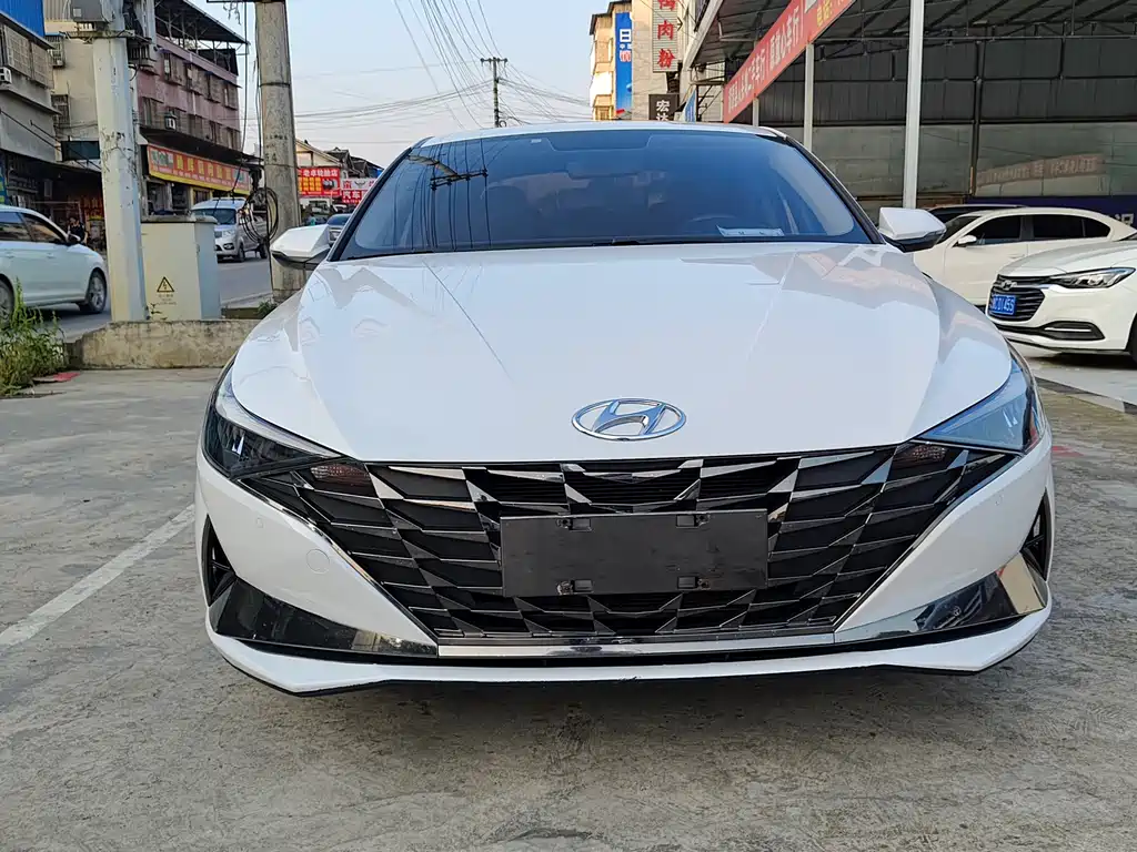 Hyundai Elantra 2021 — фото 1
