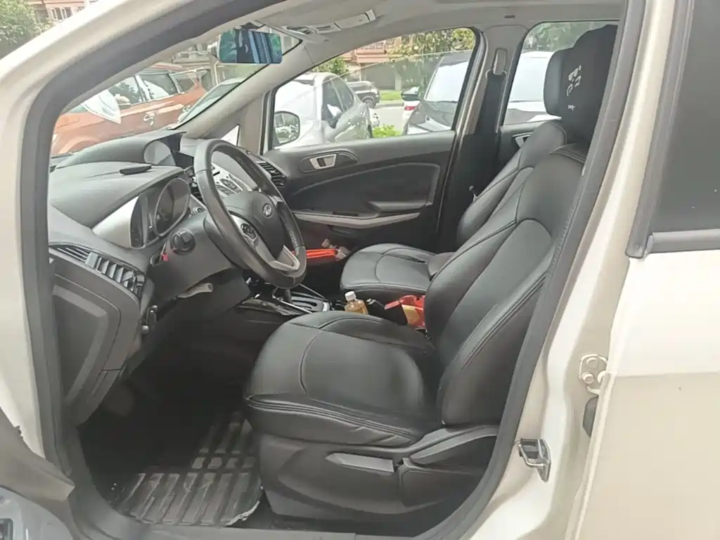 Ford EcoSport 2014 — фото 15