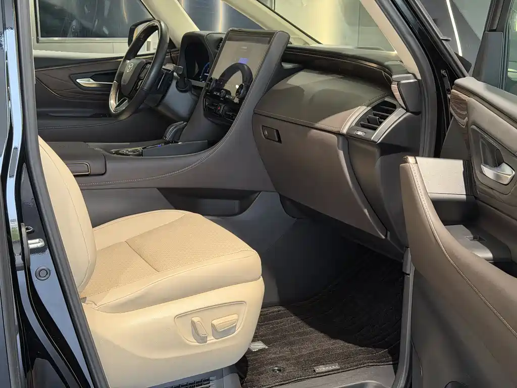 Toyota Alphard 2023 — фото 14