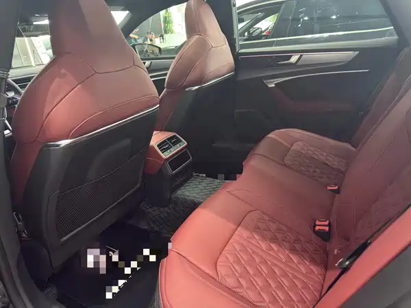 Audi A7L 2023