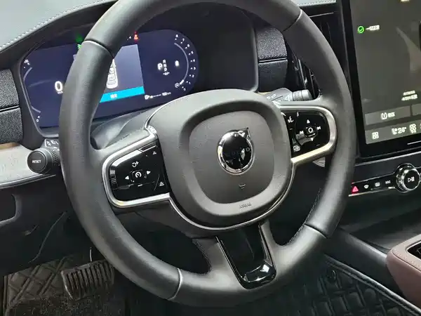 Volvo S90 2026