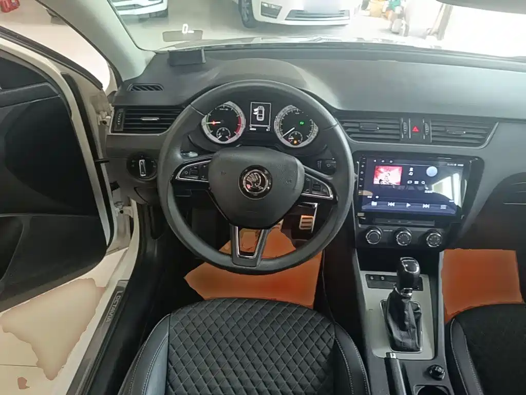 Skoda Octavia 2019 — фото 11