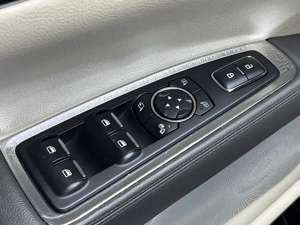 Lincoln Continental 2018 — фото 12