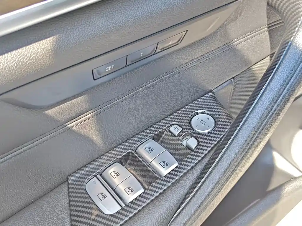 BMW 5 Series 2018 — фото 14