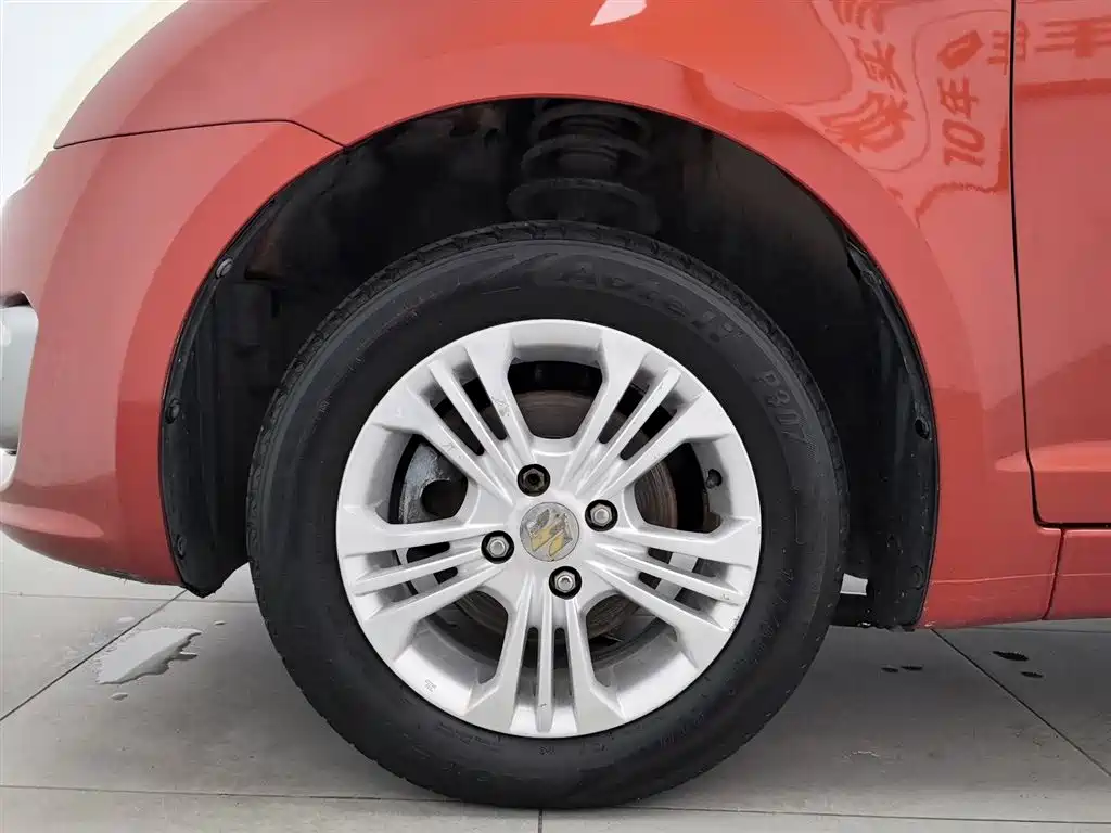 Suzuki Swift 2015 — фото 17