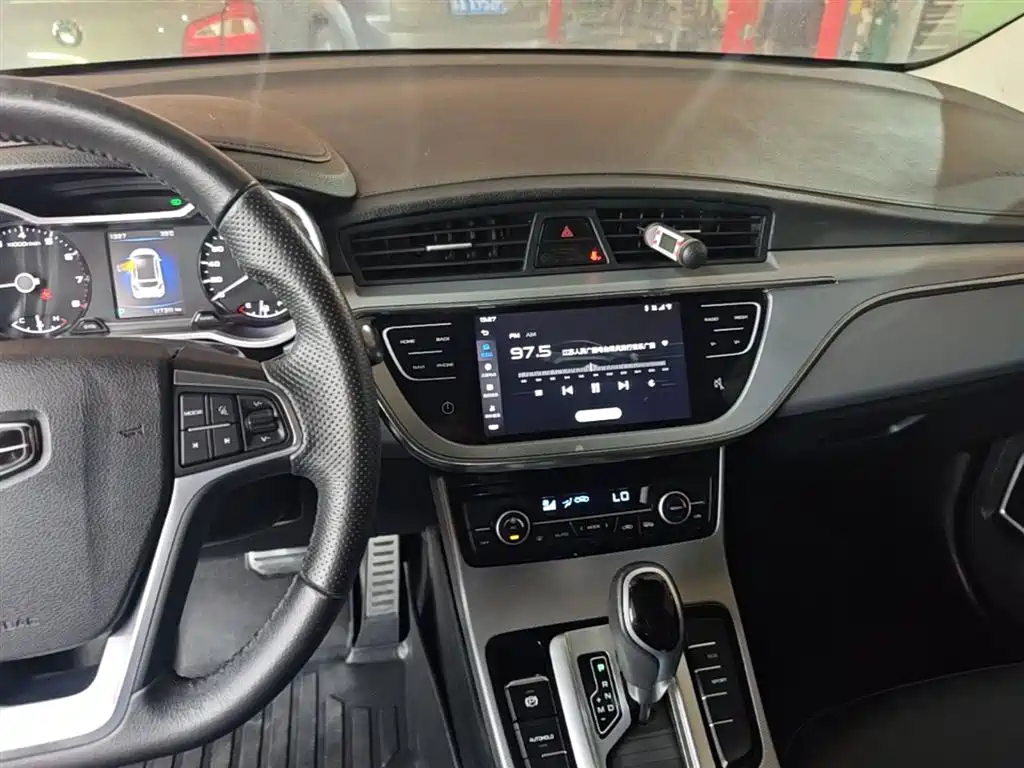 Geely Emgrand GS 2018 — фото 10