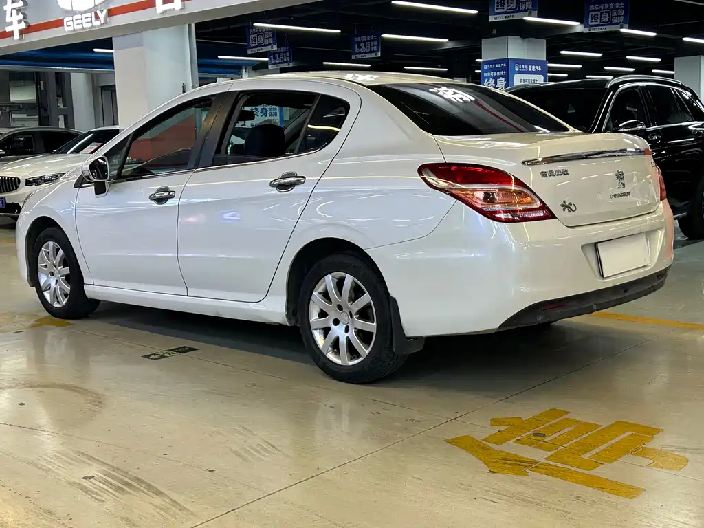 Peugeot 308 2015 — фото 15