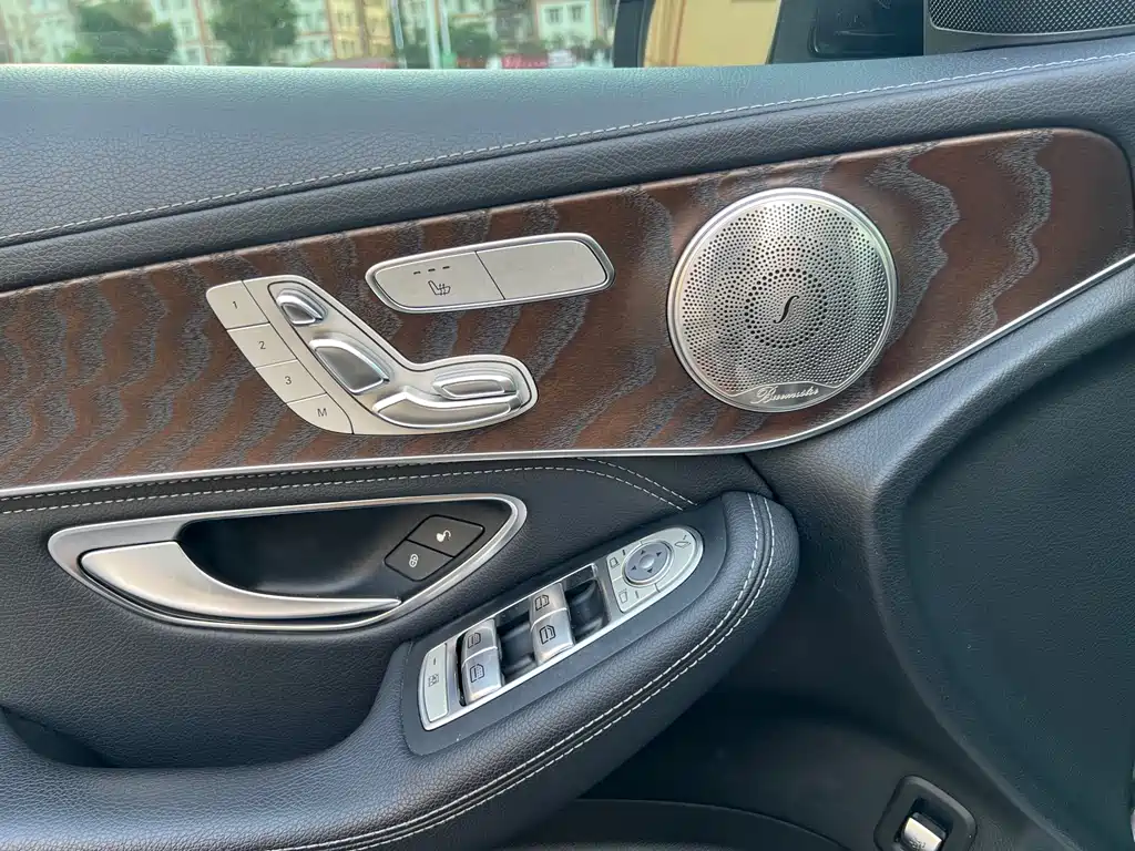 Mercedes-Benz GLC 2017 — фото 13