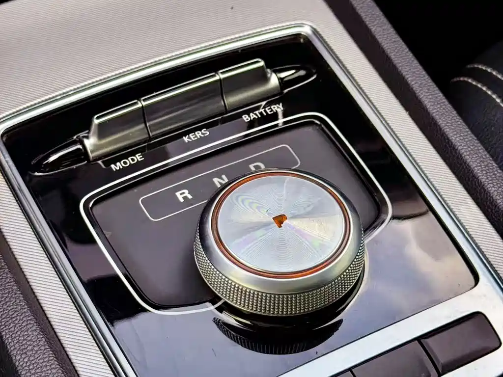 Roewe i6 New Energy 2018 — фото 16