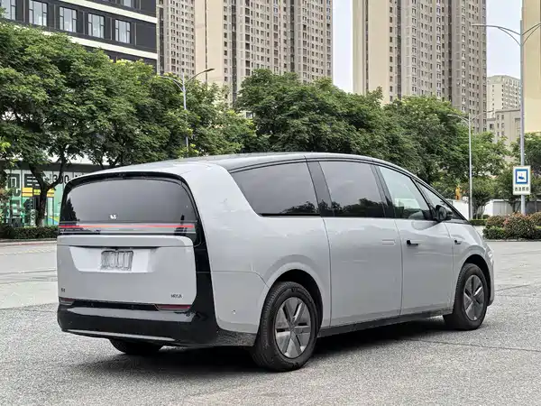 Li Auto MEGA 2025