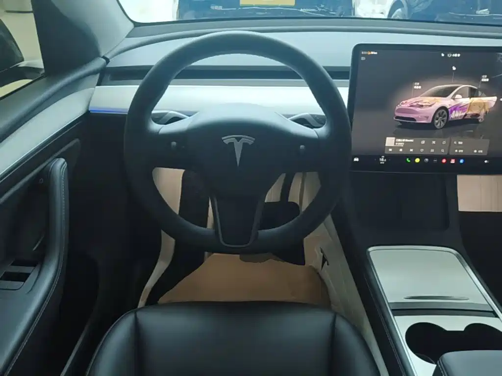 Tesla Model Y 2024 — фото 11