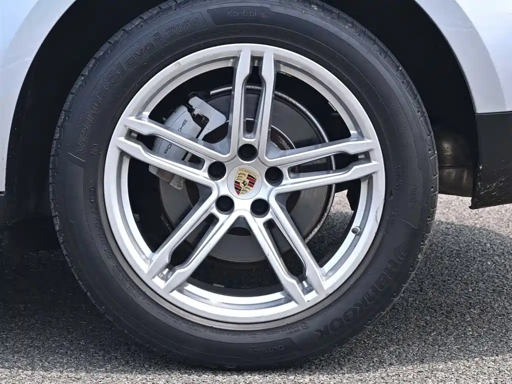 Porsche Macan 2015 — фото 14