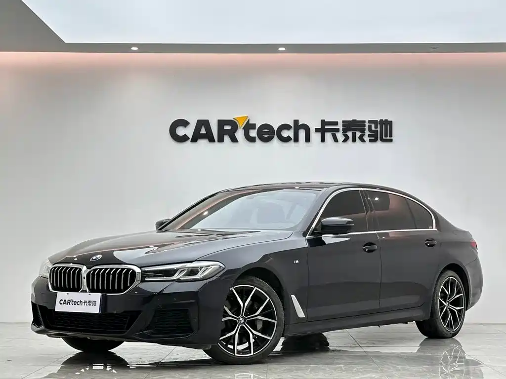 BMW 5 Series 2021 — фото 1