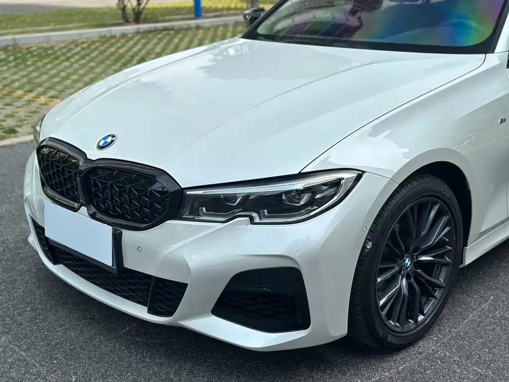 BMW 3 Series 2019 — фото 8