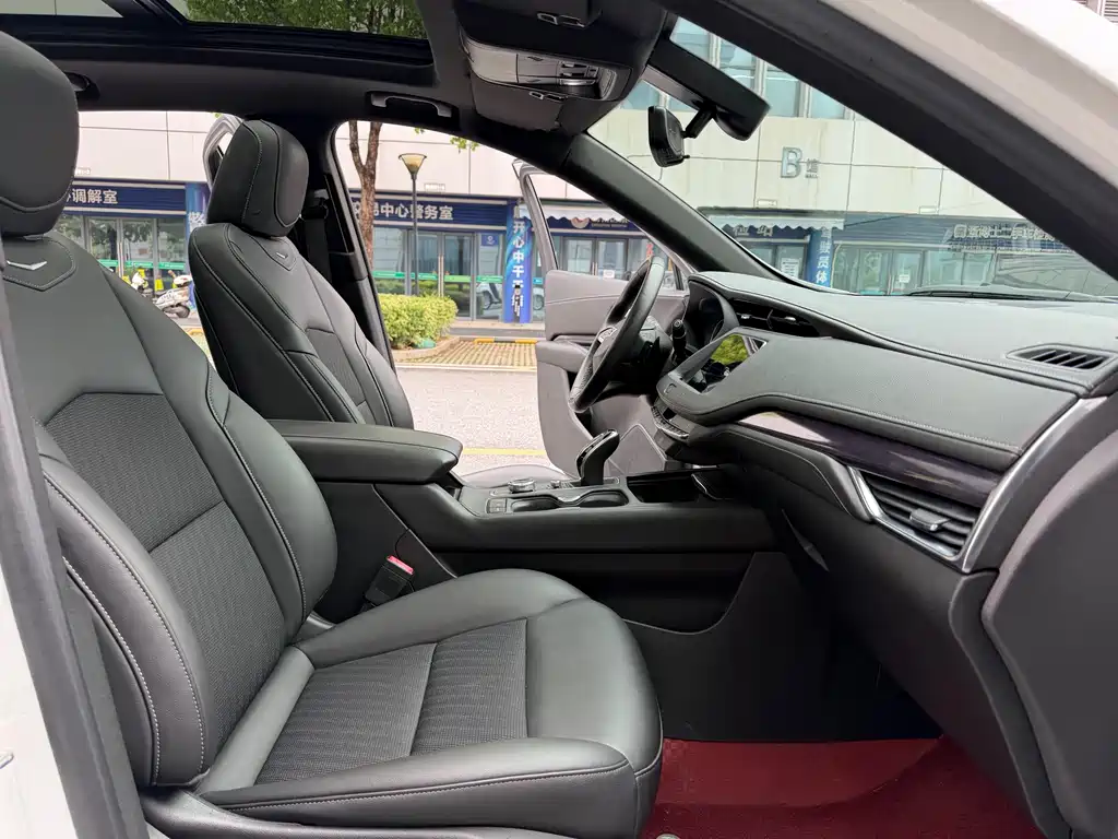 Cadillac XT4 2021 — фото 13