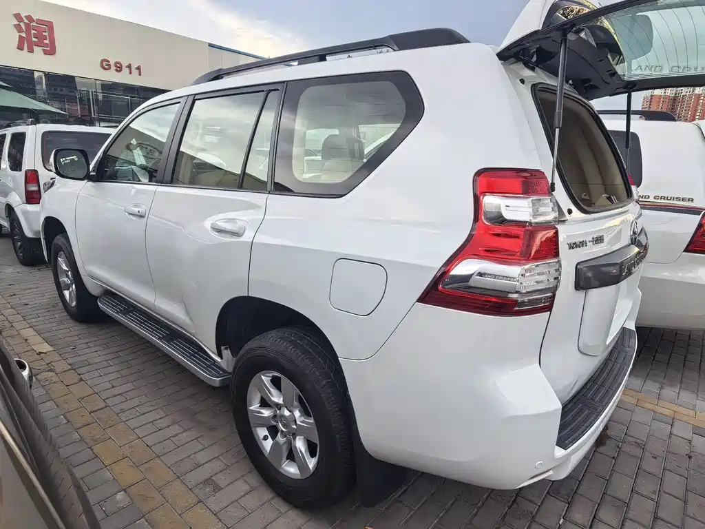 Toyota Prado 2014 — фото 18
