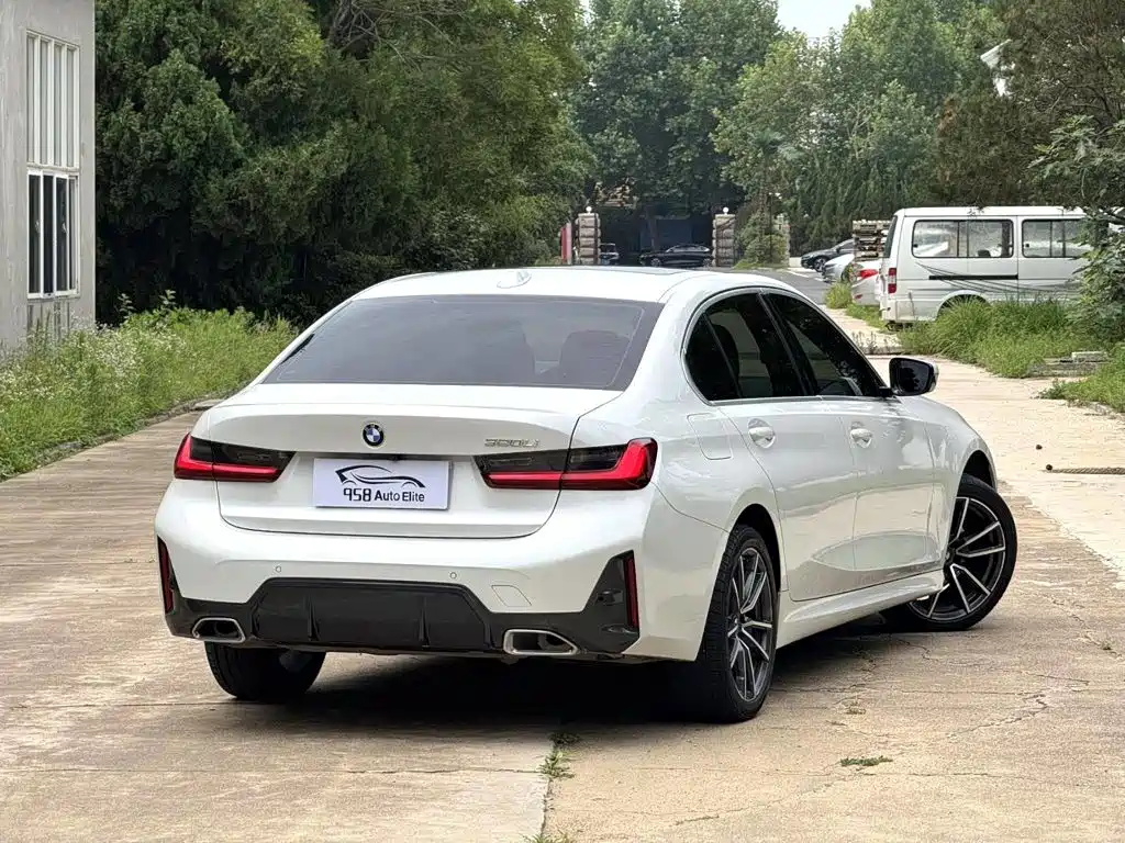 BMW 3 Series 2023 — фото 12