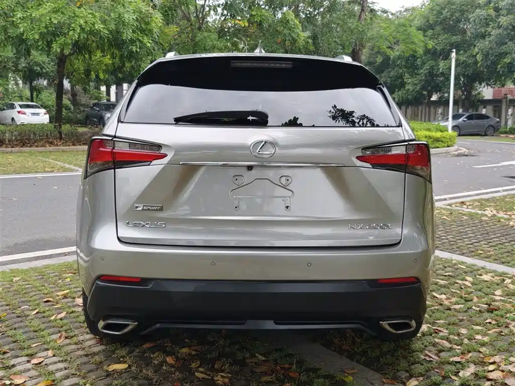Lexus NX 2015 — фото 15