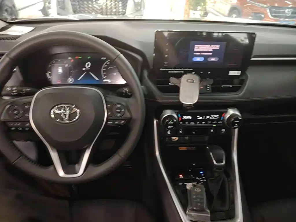Toyota RAV4 2026 — фото 10