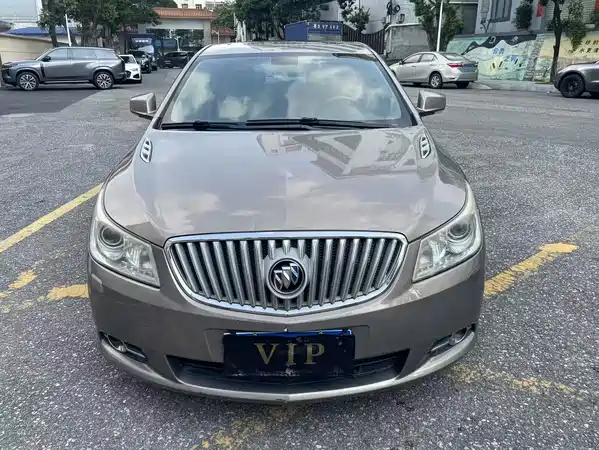 Buick LaCrosse 2011