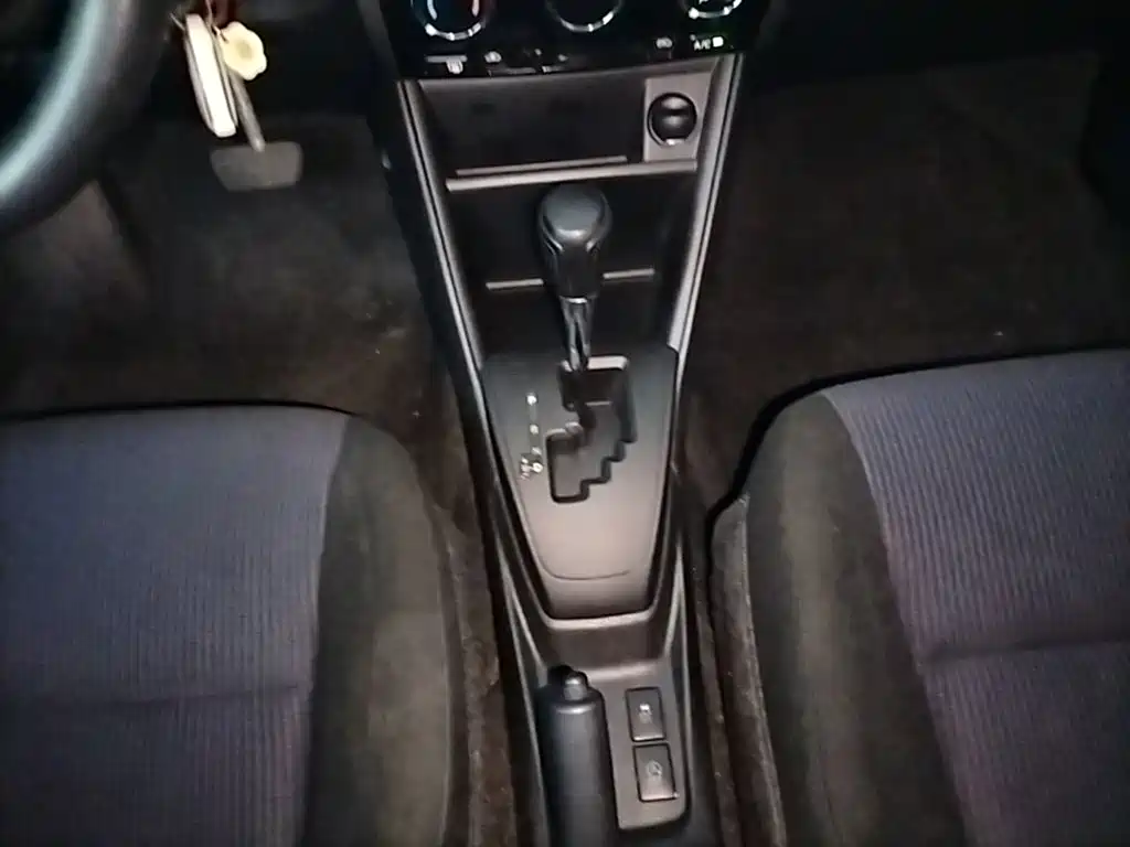 Toyota Yaris L 2016 — фото 14