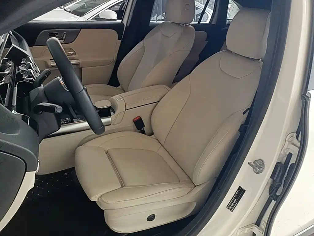 Mercedes-Benz GLA 2024 — фото 15