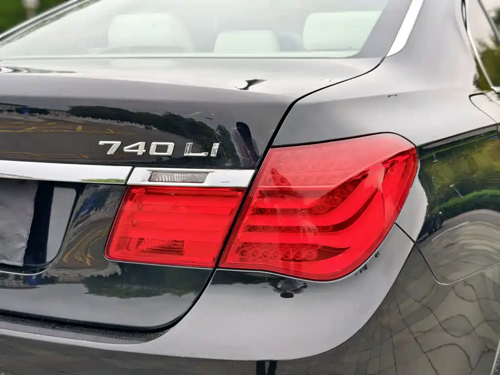 BMW 7 Series 2012 — фото 13