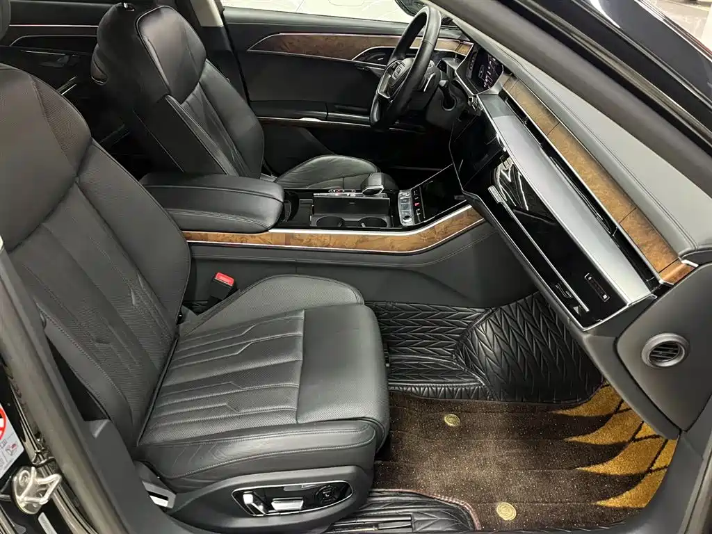 Audi A8 2020 — фото 15