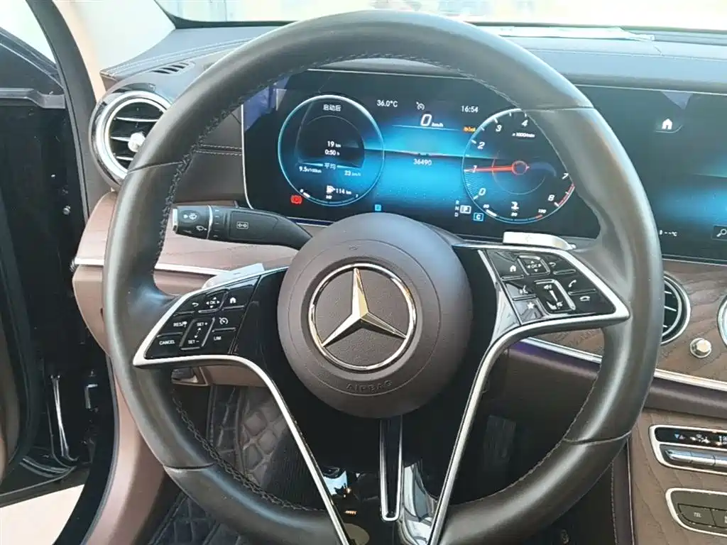 Mercedes-Benz E-Class 2023 — фото 11