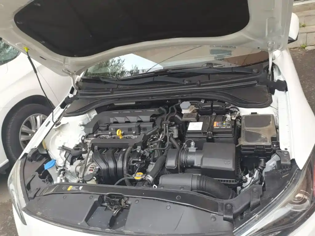 Hyundai Elantra 2019 — фото 20