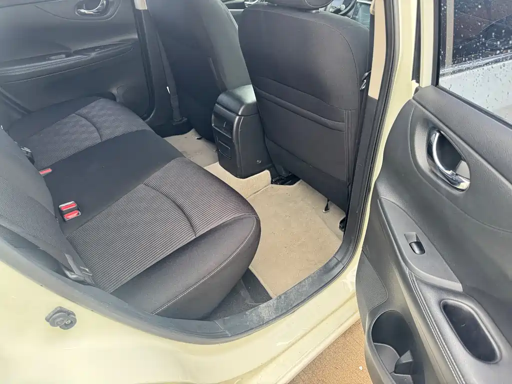 Nissan Tiida 2017 — фото 9