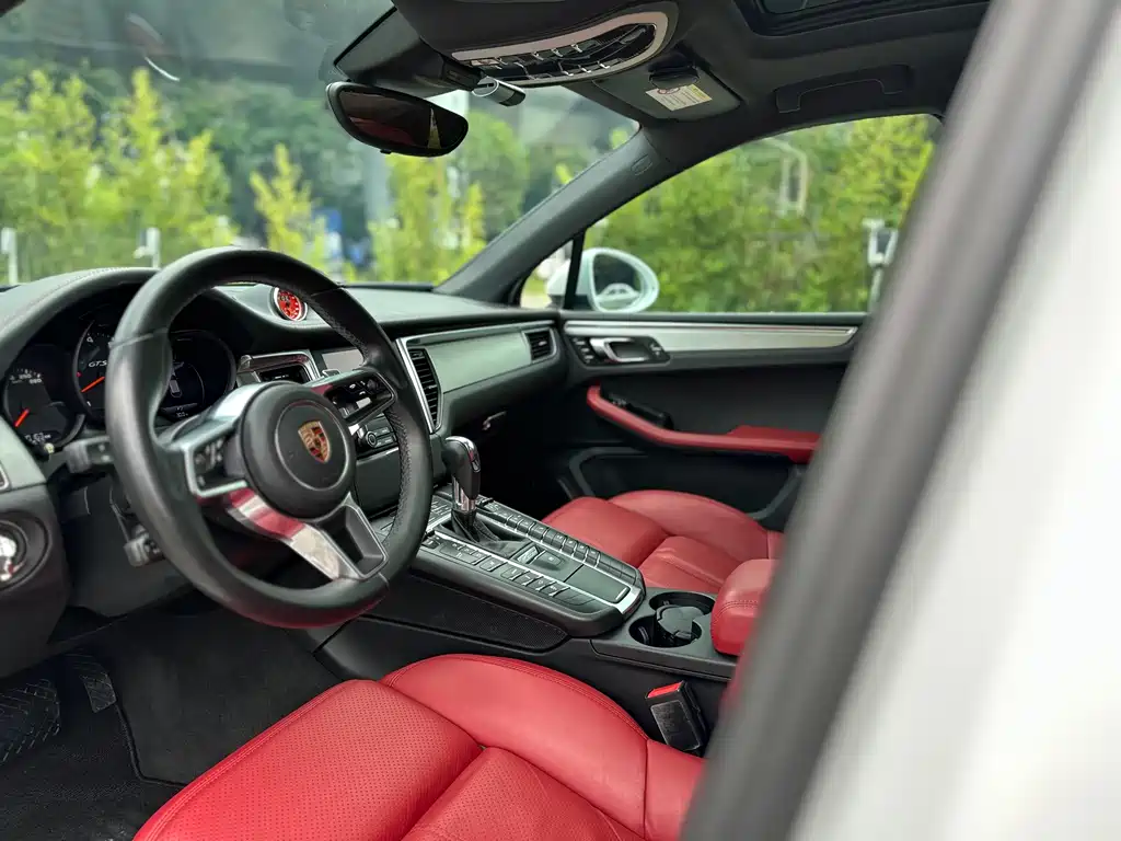 Porsche Macan 2017 — фото 9