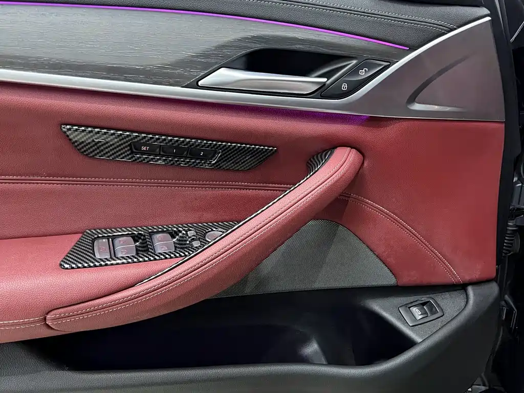 BMW 5 Series 2023 — фото 16