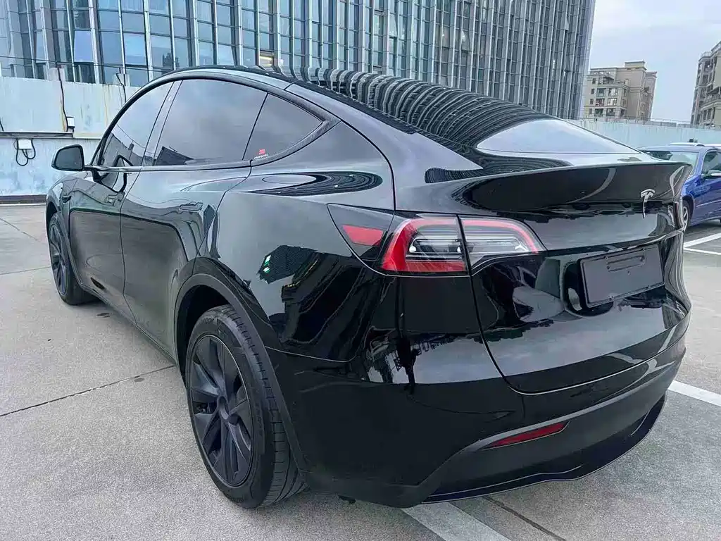 Tesla Model Y 2023 — фото 7