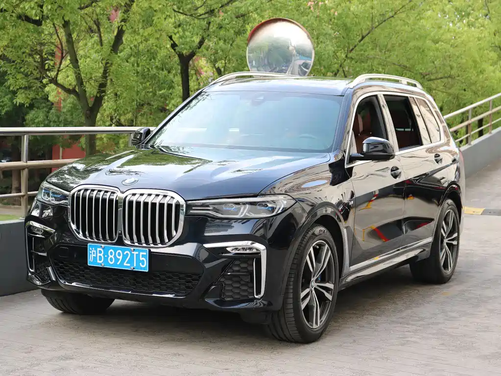 BMW X7 2021