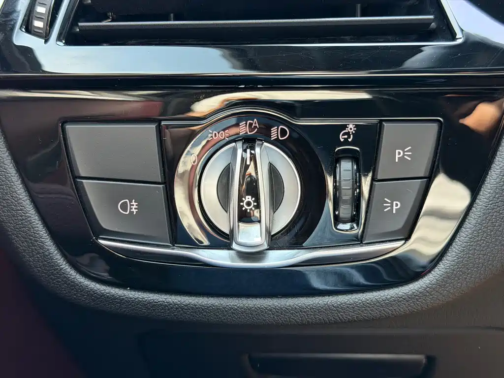BMW 5 Series 2022 — фото 18