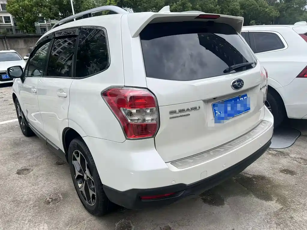 Subaru Forester 2015 — фото 5