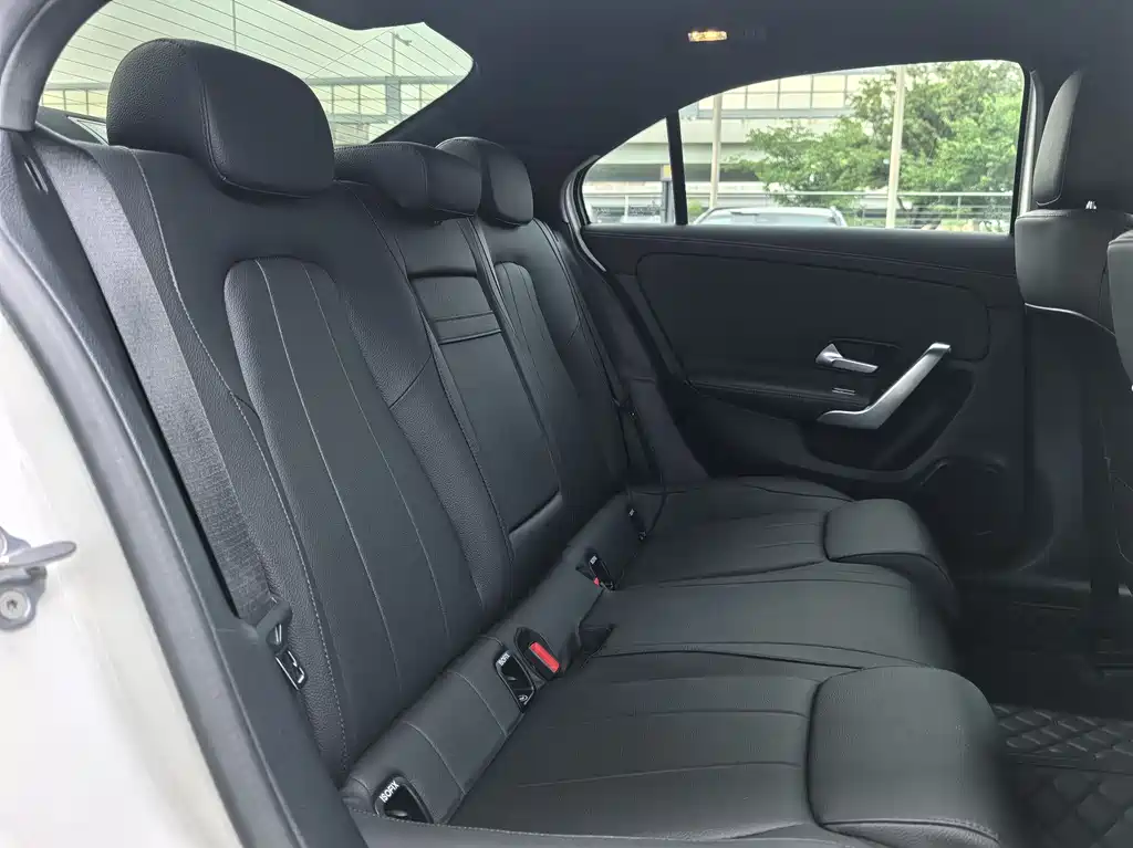 Mercedes-Benz A-Class 2023 — фото 12