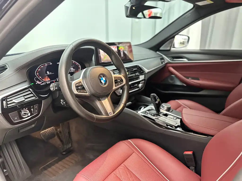 BMW 5 Series 2022 — фото 17