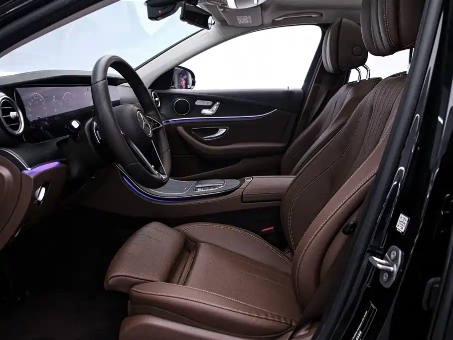 Mercedes-Benz E-Class 2022 — фото 12