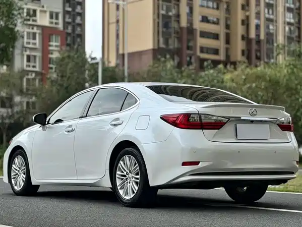 Lexus ES 2017