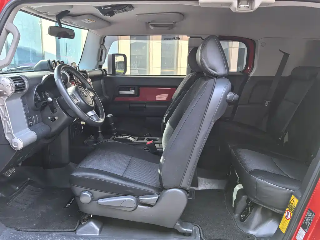 Toyota FJ Cruiser 2019 — фото 12