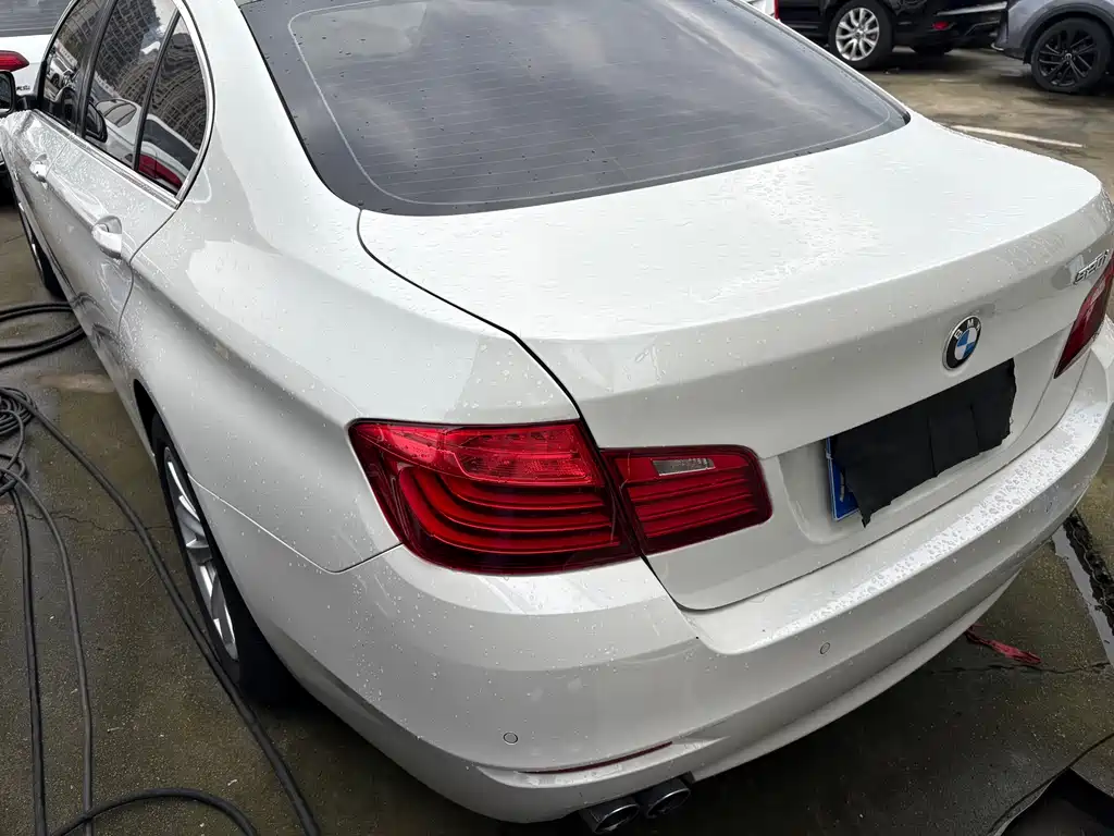 BMW 5 Series 2015 — фото 16