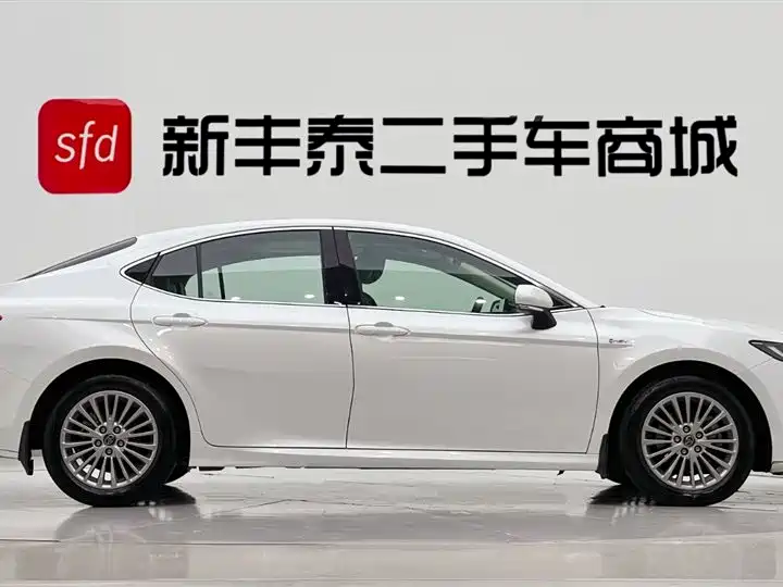 Toyota Camry 2024 — фото 3
