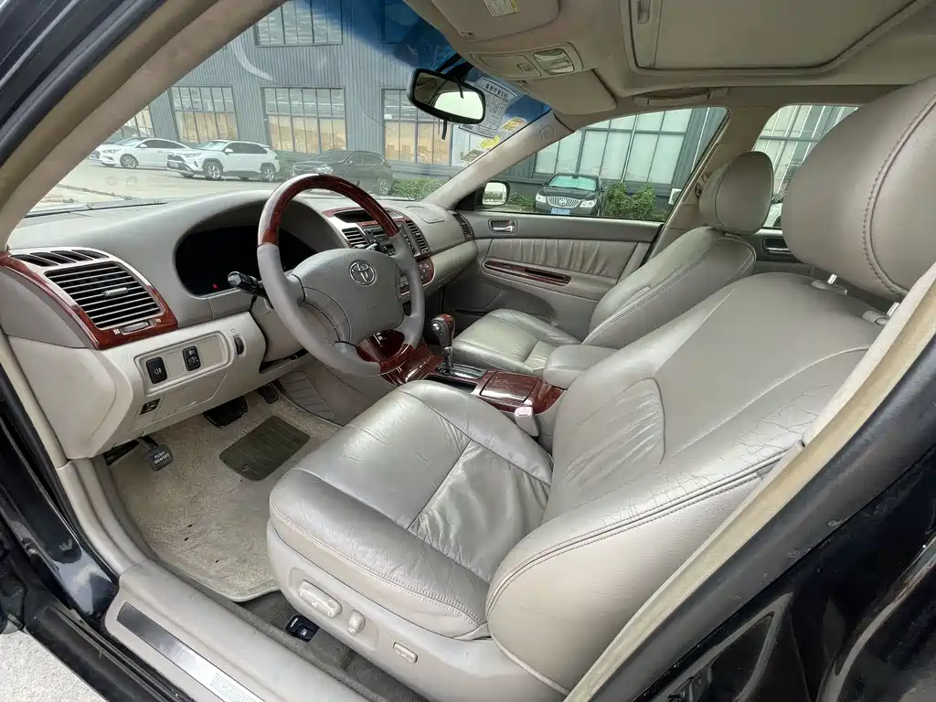 Toyota Camry 2005 — фото 21