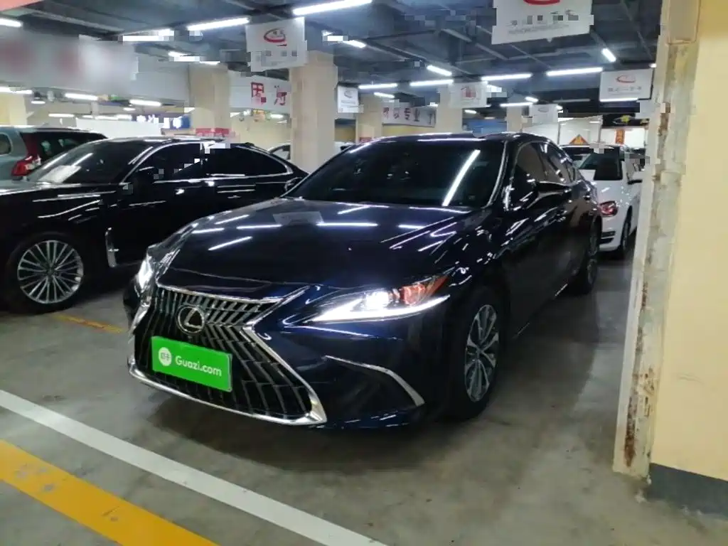 Lexus ES 2024 — фото 1