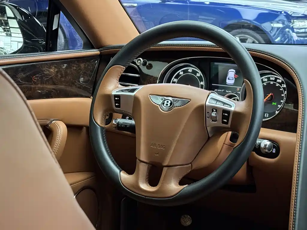 Bentley Flying Spur 2016 — фото 9