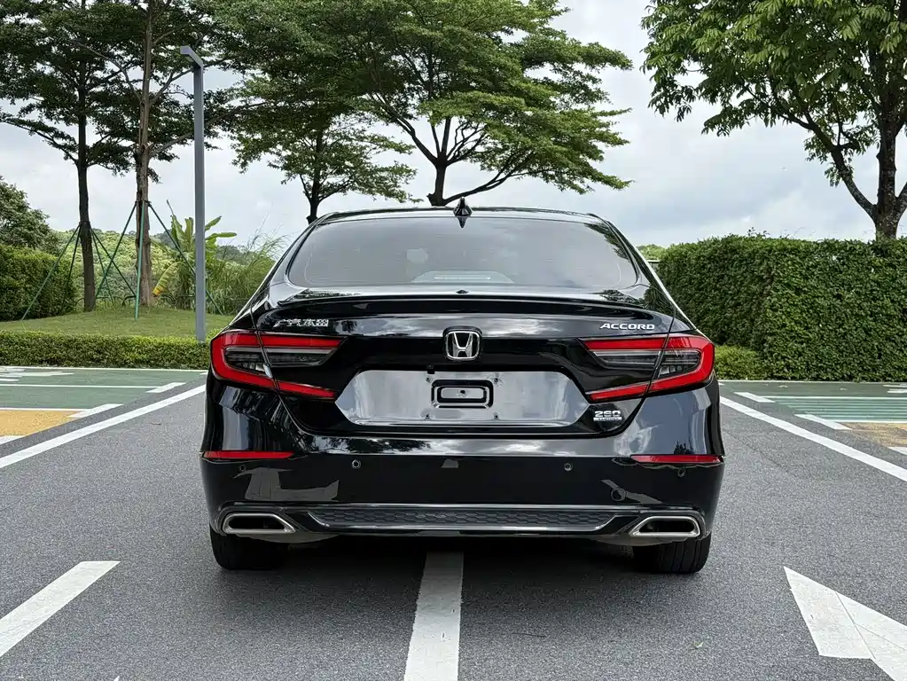 Honda Accord 2023 — фото 11