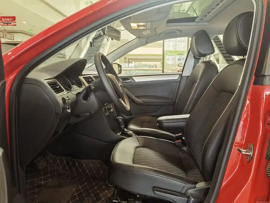 Skoda Rapid Spaceback 2018 — фото 4